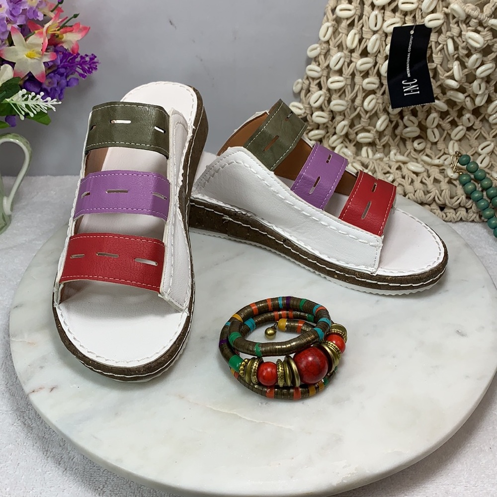 🇺🇸🇺🇸GRAY SZ. 9  ASIAN BEACH SANDALS -NWOT🇺🇸🇺🇸